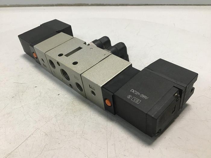 Used SMC Solenoid Valve VF3330-X70 #114517