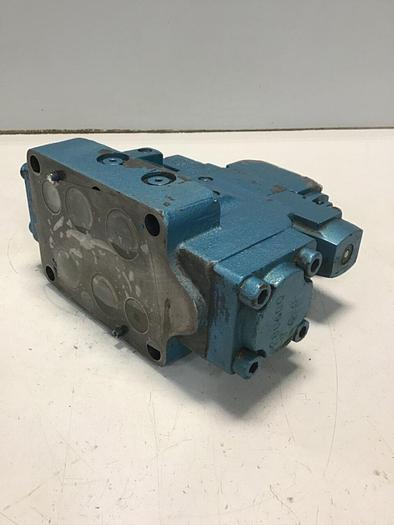 Used VICKERS Valve DG4V-3-6C-W-B-10 #140636