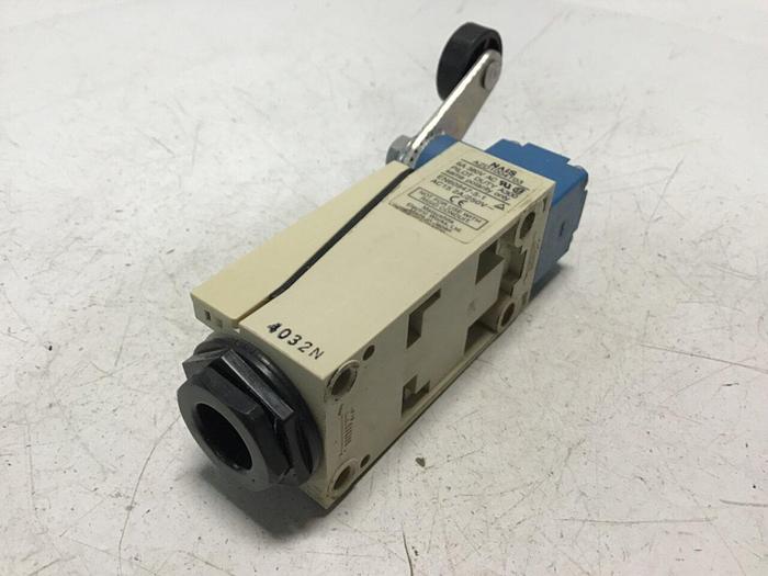 Used NAIS Rolled Arm Limit Switch AZD1004T03 #122065
