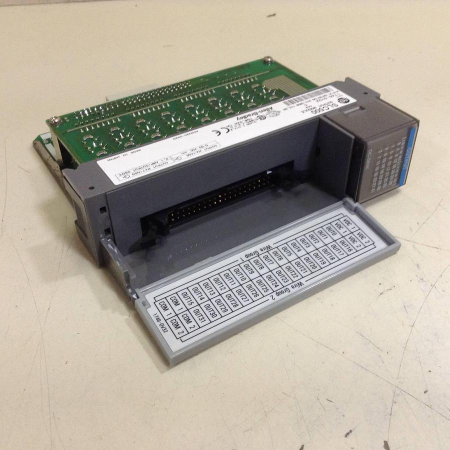 Used ALLEN BRADLEY Output Module 1746-OV32 SER C Used