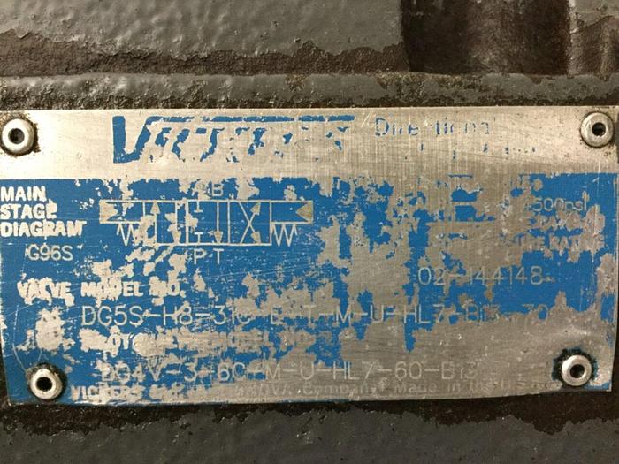 Used VICKERS Valve DG4V-3-6C-M-U-HL7-60-B13 Used