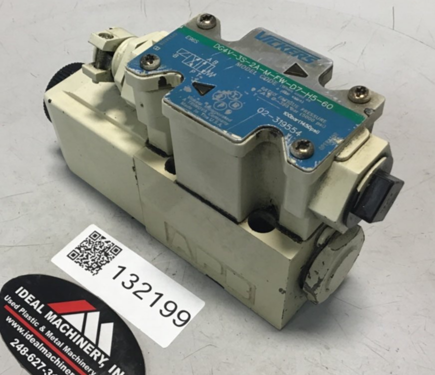 Used VICKERS Valve DG4V-3S-2A-M-FW-D7-H5-60 USED
