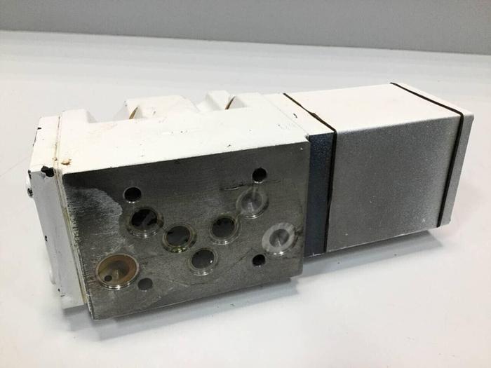 Used MOOG Servo Valve J661-172A Used