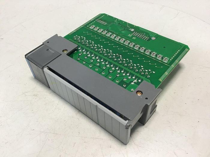 Used ALLEN BRADLEY Input Module 1746-IV16 SER C #118508