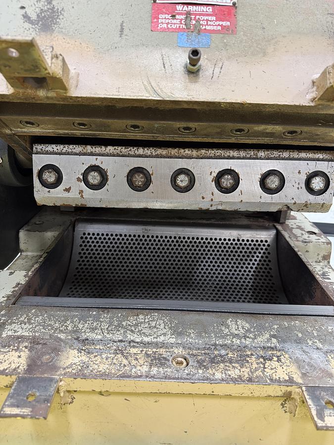 Used DNL / needs to be cleaned NELMOR Grinder Granulator G1220P 1 USED