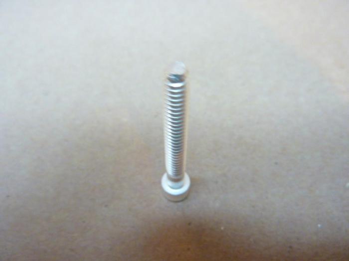 U-C COMPONENTS Socket Head Cap Screw C-2424-NA #41308