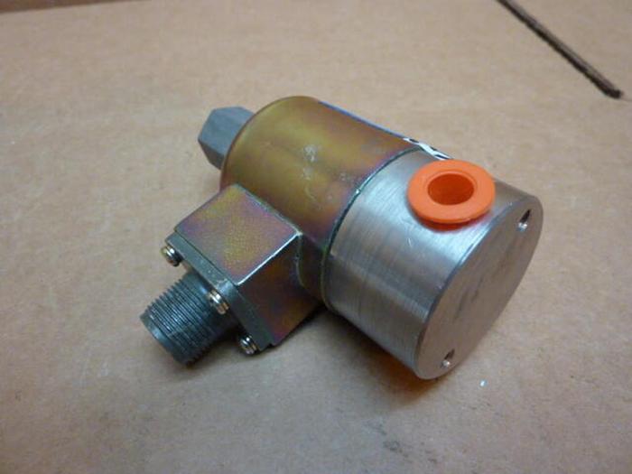 Used SKINNER Skinner Valve V5D7 1070 #34547