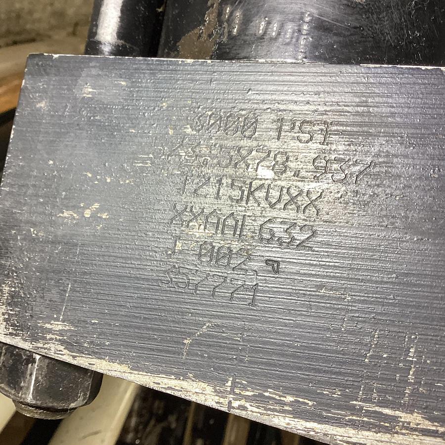 Used VAN DORN 1100 Ton Injection Cylinder Used