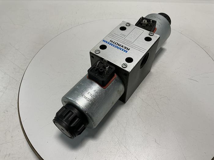 Used REXROTH 4WE 10 E67-31/CG24N9Z4/T08