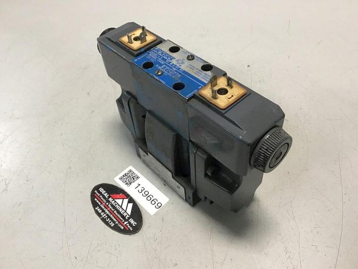 Used VICKERS Directional Valve DG4V-3-6C-M-U-H7-60 #139669