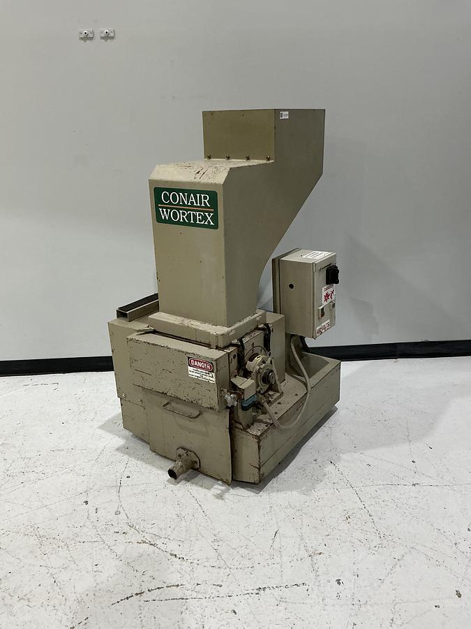 Used CONAIR WORTEX LP-350 GRINDER GRANULATOR USED #152557 Inside NEEDS TO BE CLEANED