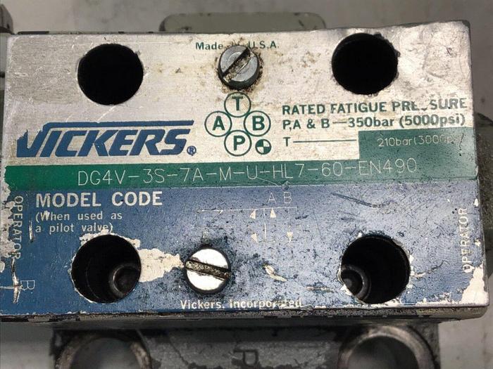 Used VICKERS Valve DG4V-3S-7A-M-U-HL7-60-EN490 Used