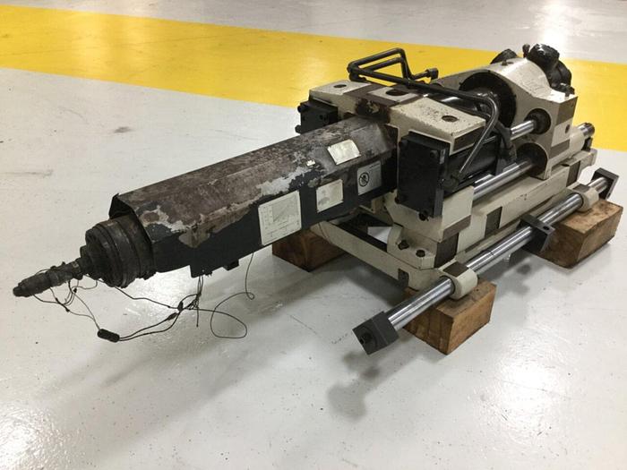 Used CINCINNATI MILACRON 17 Oz Injection Unit VT220-17 / IU Used