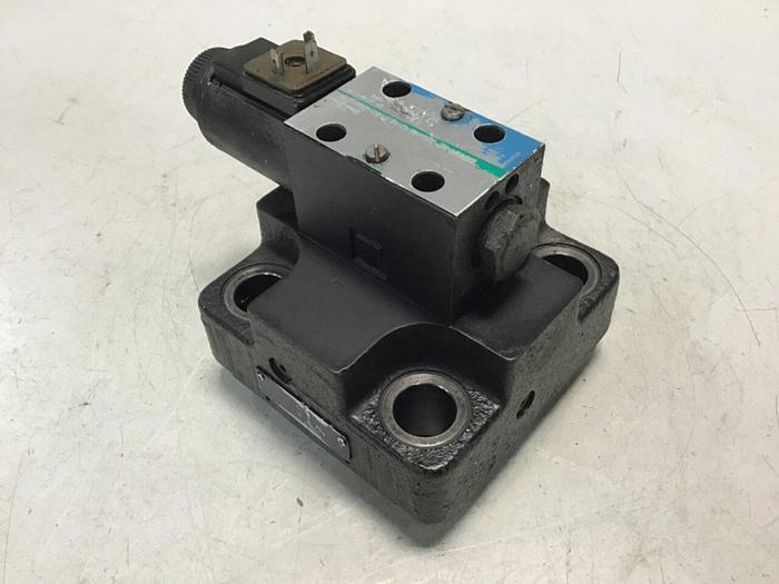 Used VICKERS Valve DG4V-3S-2AL-M-U-HL7-60-EN490 #138464
