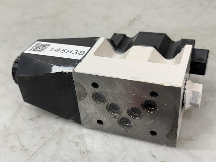 Used TOKIMEC DG4VS-5-0A-M-P7L-H-7-40-JA5