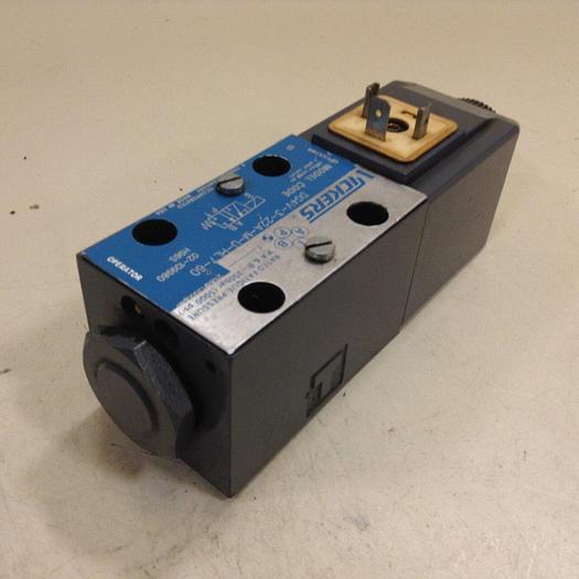 Used VICKERS Directional Hydraulic Valve DG4V322AMUHL760 Used