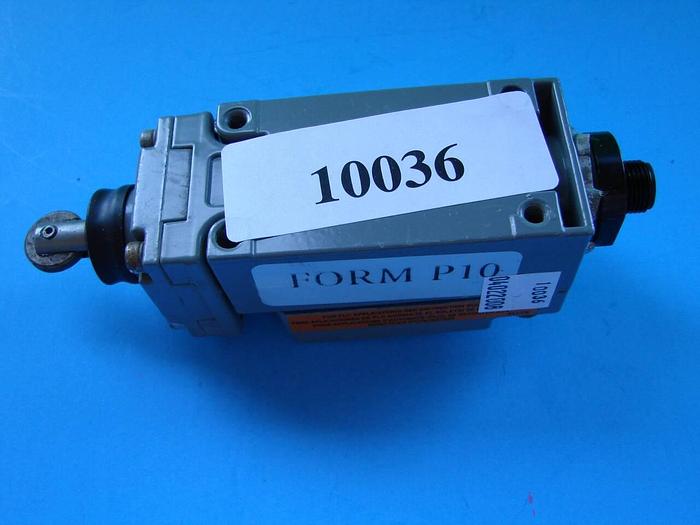 Used SQUARE D Limit Switch 9007C54DP10Y19021 USED