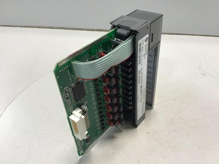 Used ALLEN BRADLEY Output Module 1746-OV16 SER C #118326