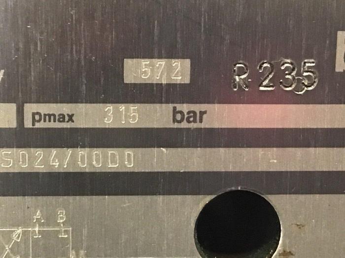 Used BOSCH Valve 0 810 001 816 081WV10P1V1045WS024/00D0 #128961