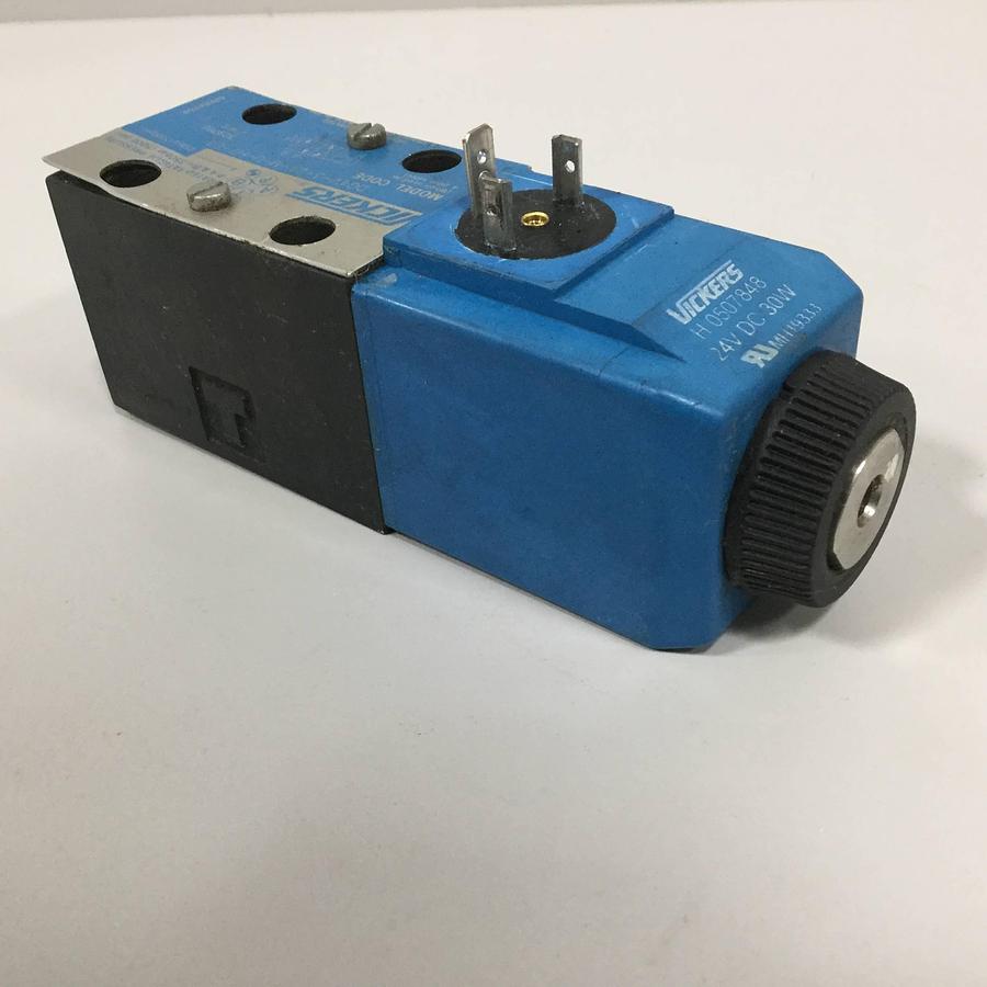 Used VICKERS Valve DG4V-3-2A-M-U-H7-60 Used