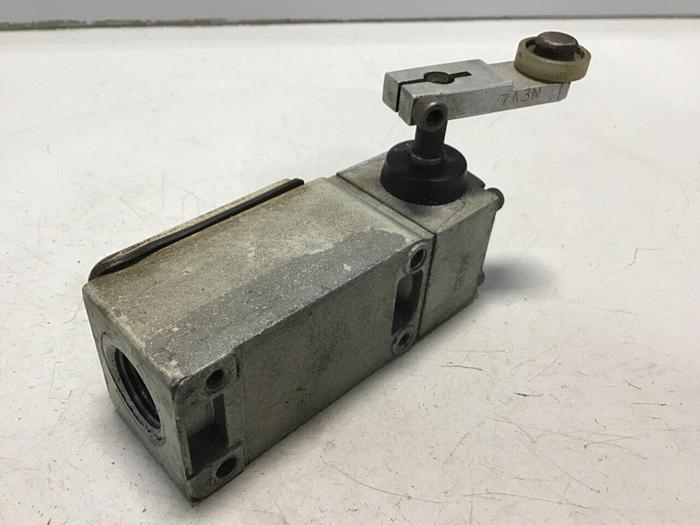 Used TELEMECANIQUE Lox-Switch C2JK05 #122097