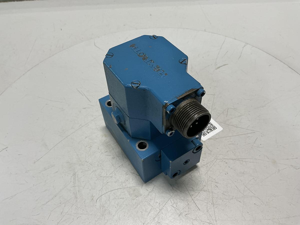 Used REXROTH 4WS2EM10-42/45B2T315Z8DM