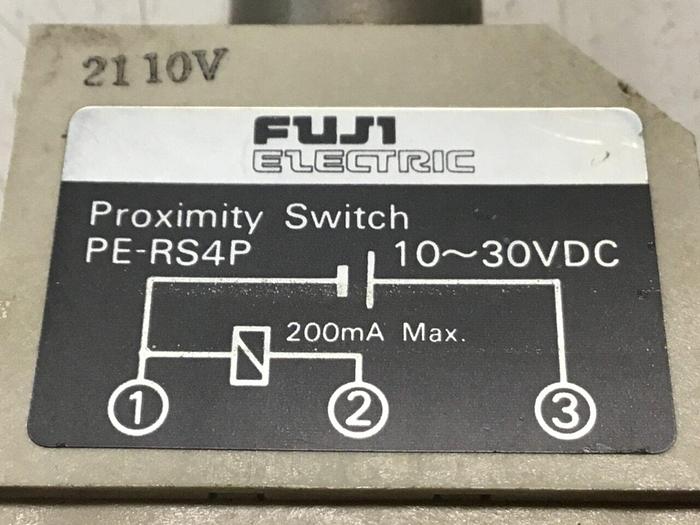 Used FUJI ELECTRIC Proximity Switch PE-RS4P #140156