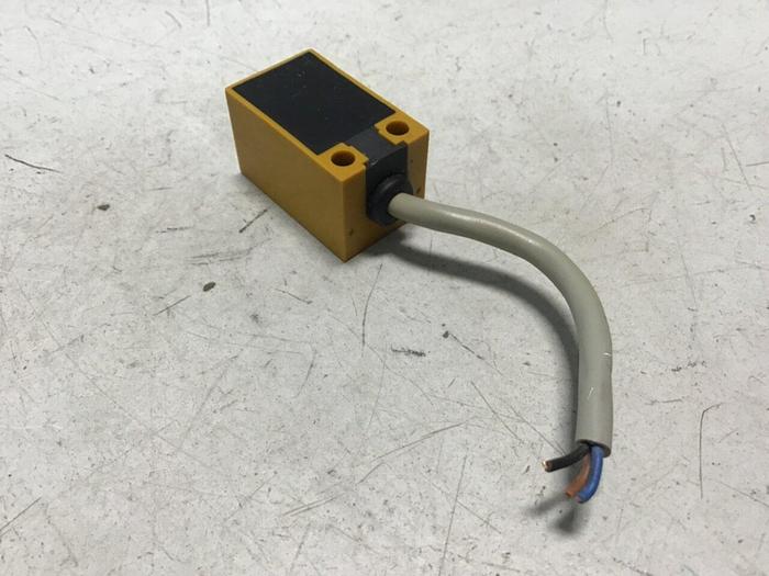 Used OMRON Proximity Switch TL-05MC2 #129206