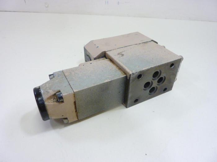 Used REXROTH Valve 4WE6D51AW12060N9D5V #44666