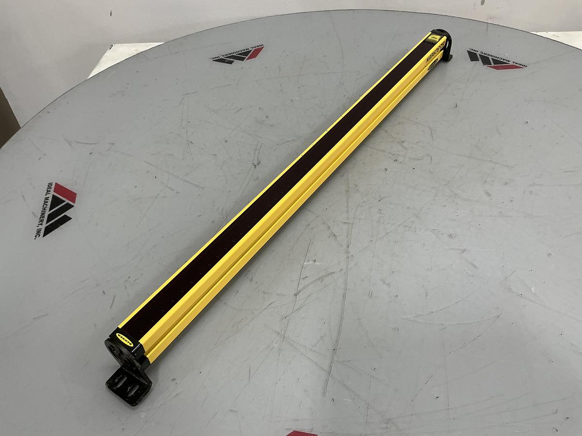 Used BANNER ENGINEERING SLSR30-750Q8