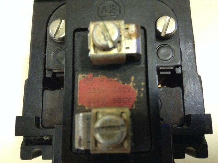 Used ALLEN BRADLEY AC Relay 700 BR-200 #86756