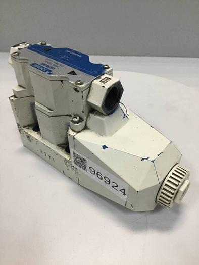Used VICKERS Tokimec Directional Control Valve DG4V5DALMP7LH630B42 #96924