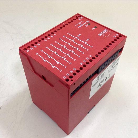 Used ALLEN BRADLEY Safety Relay 440R-E21358 SER A #71524