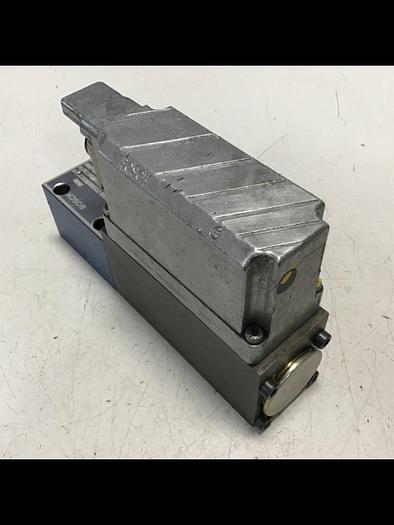 Used BOSCH Servo Valve 0 811 402 071 Used