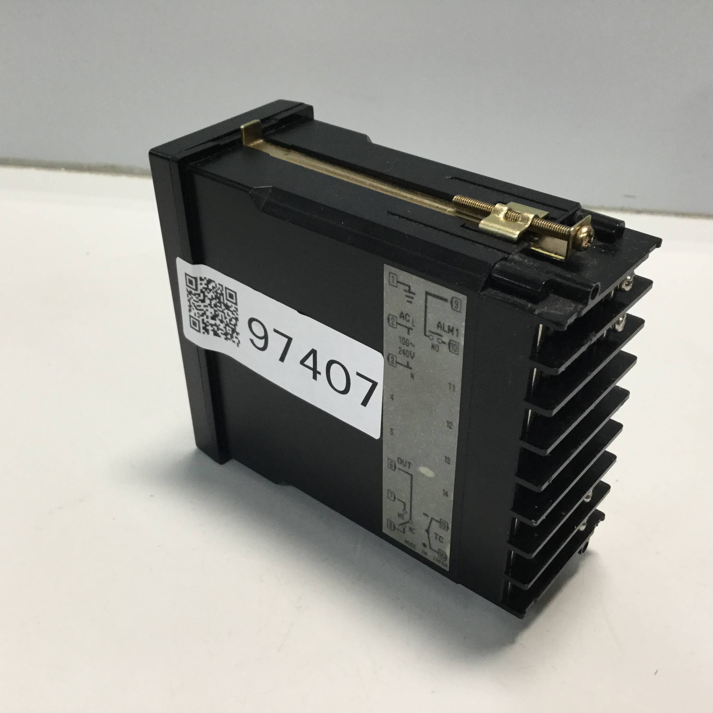 Used RKC Temperature Control REX-C400FK03MAN USED