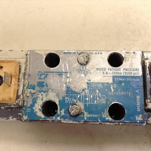 Used VICKERS Directional Valve DG4V-3-6C-M-U-HL7-60 Used