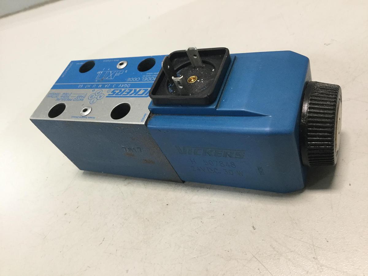 Used VICKERS Valve DG4V-3-2A-M-U-H7-60 Used