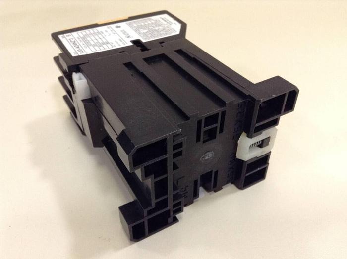 Used ALLEN BRADLEY Contactor 100-A24NZ.3 SER B #79540