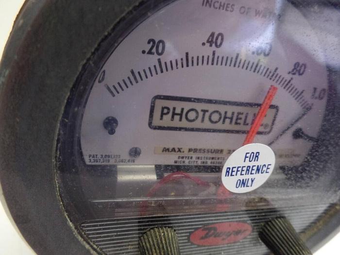 Used DWYER Photohelic Pressure Gauge 3001C #6738