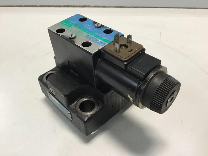 Used VICKERS Valve DG4V3S2AMUHL760EN490 USED