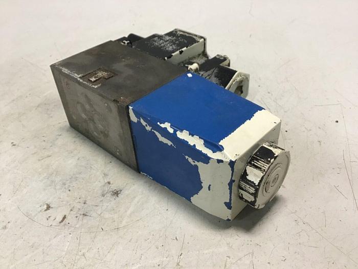 Used VICKERS Directional Control Valve DG4V32AMP7H750 #138071