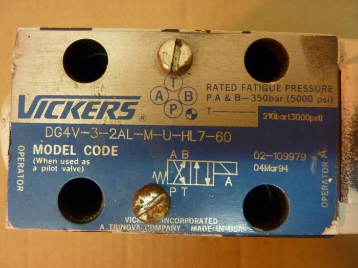 Used VICKERS Valves DG4V-3-2AL-M-U-HL7-60 #24101