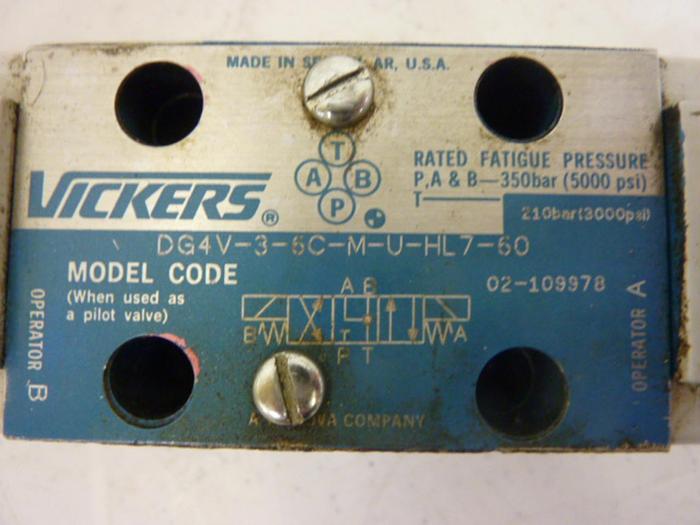Used VICKERS Directional Valve DG4V-3-6C-M-U-HL7-60 Used