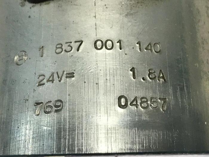 Used BOSCH Hydraulic Valve 0 810 001 825 Used