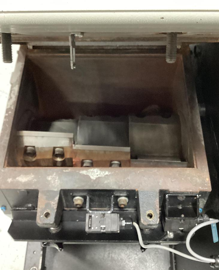 Used MILACRON GRINDER / DNL 