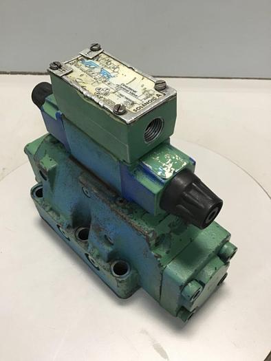 Used VICKERS Directional Control Valve DG4V-3-6C-M-W-B-40 USED