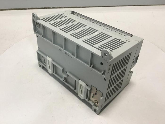 Used ALLEN BRADLEY MicroLogix 1200 1762-L40BWA SER C #144873