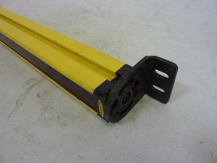 Used BANNER ENGINEERING Light Curtain Emitter SLSE30-1050Q8 Used