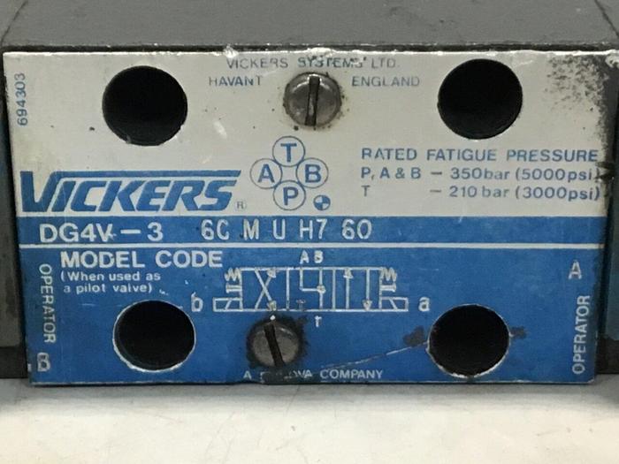 Used VICKERS Directional Valve DG4V-3-6C-M-U-H7-60 #133006