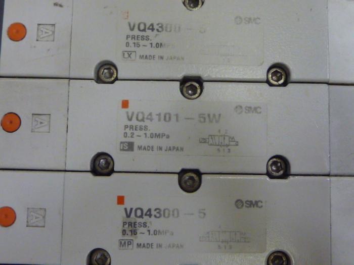 Used SMC Control Block w/ Valves VQ4300-5 #66056